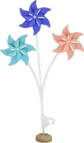Magical accessories: pinwheels for playful scenes