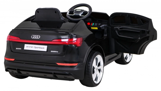 Audi E-Tron Sportback pre deti + Pilot + pohon 4x4 + pomalý rozjazd + rádio MP3 + LED – čierna