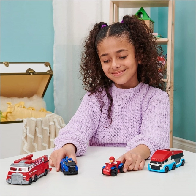 Paw Patrol Fire Truck with Chase Die-Cast Car