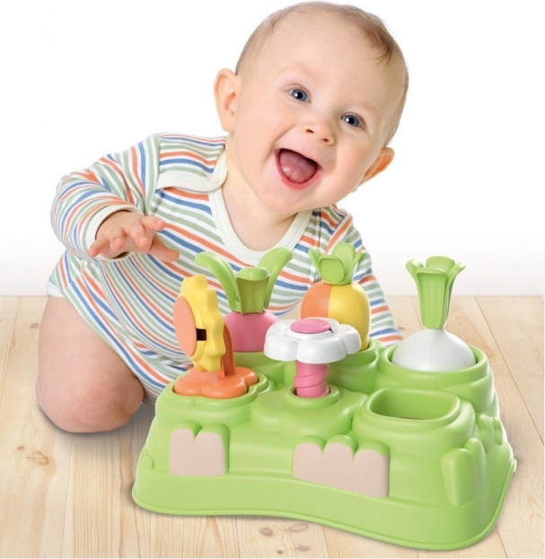 Learning shapes and colors through play