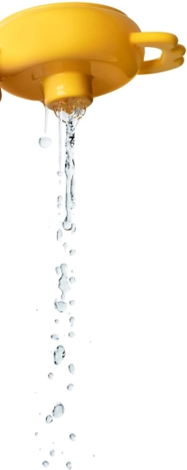 Scoops and squirts water