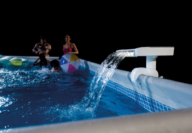 Easy installation on the pool edge