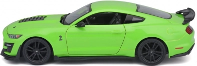 Design sportif avec spoiler arrière