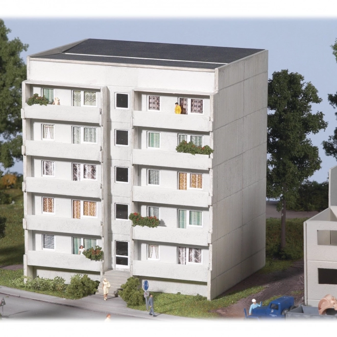 Piko Authentic Edition Apartment Building Model