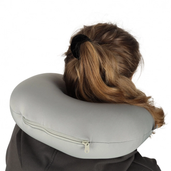 Coussin de voyage 2 en 1 en forme de croissant et peluche pingouin