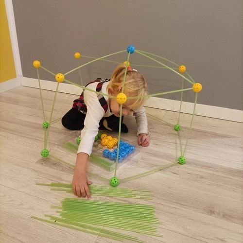 Fluorescent Straw Building Blocks With Tent