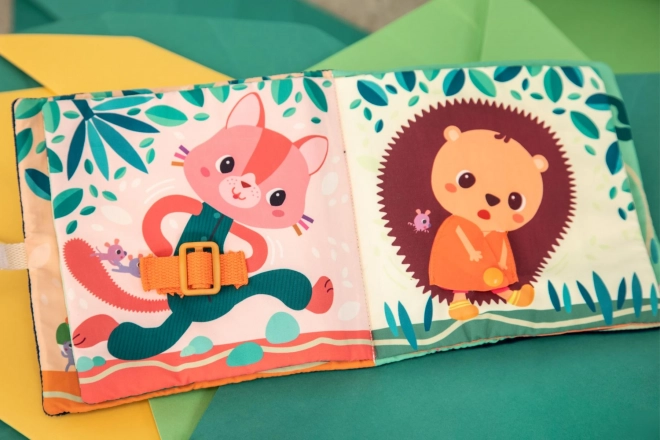 Lilliputiens - Textile Book Learning to Dress Dog Jules
