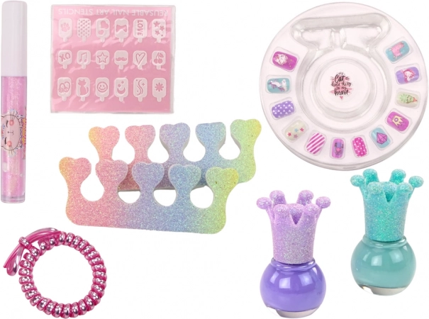 Glinsterende lakjes en stickers voor betoverende nagels