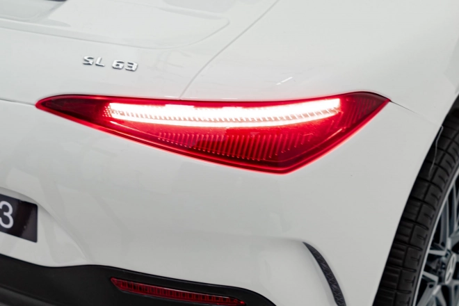 Fahrzeug Mercedes Benz AMG SL63 – Weiß
