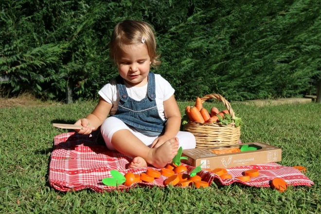 Milaniwood Carrot Slicing Game