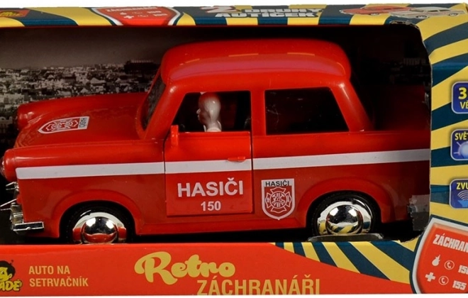 Retro brandweerauto met vliegwielaandrijving