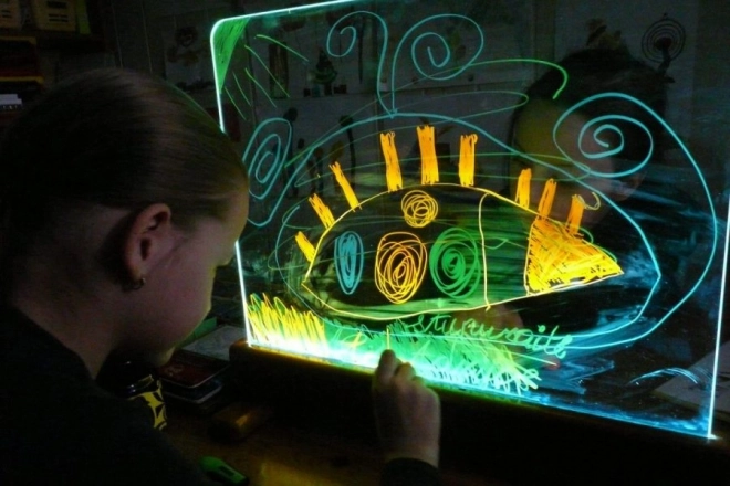 Magic Light Drawing Board