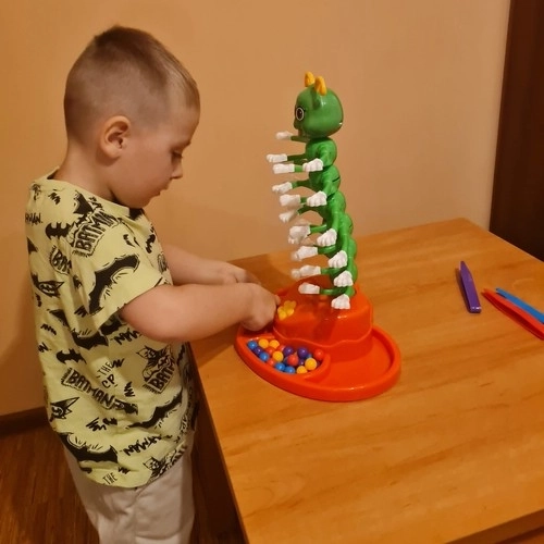 Dancing Centipede Dexterity Game