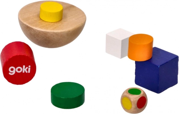 Gekleurde houten stukken en dobbelsteen