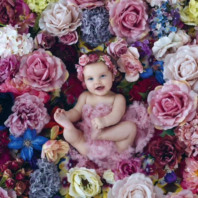 Notique Calendar Babies Featuring Photos by Vera Zlevorova