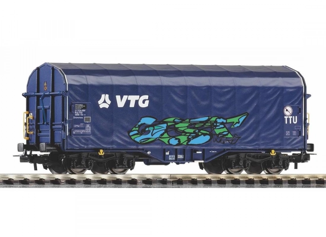 Krytý vagón s graffiti