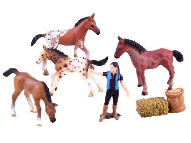 Horse Stable Figurine Set – B