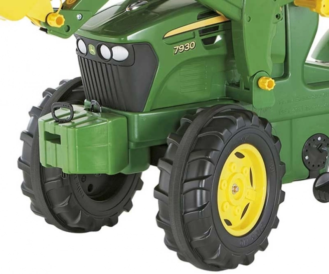 Šliapací traktor John Deere s lyžicou