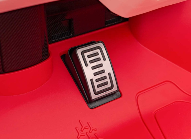 Ružové vozidlo Lamborghini Sian – Červené