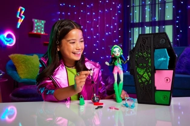 Monster High Skulltimate Secrets Doll Neon Edition – Ghoulia Yelps