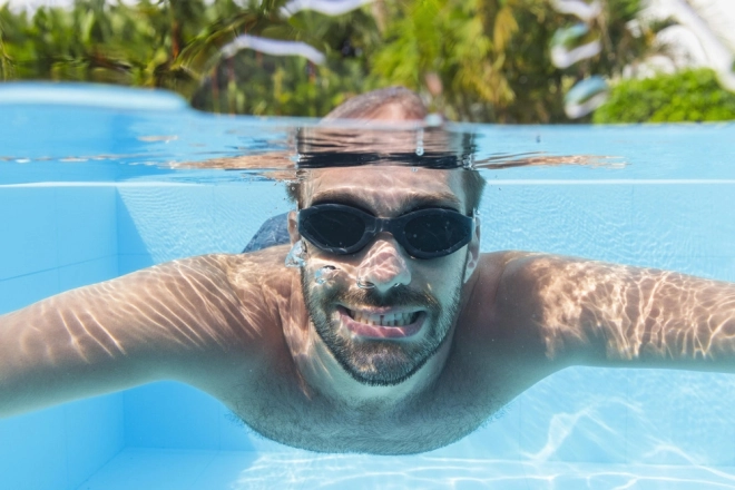 Black swimming goggles Bestway