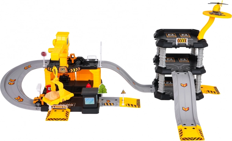 Parcheggio a tre livelli con rampe