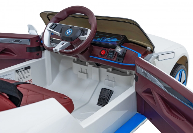 Mașină electrică BMW i4 – Bílé