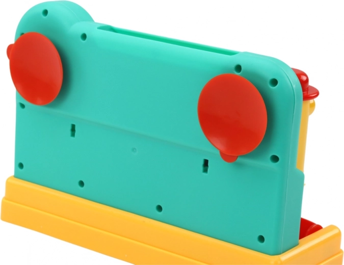 Easy installation with suction cups