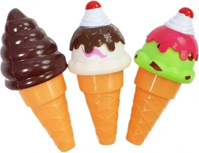 Fête de la glace avec cornets et coupes