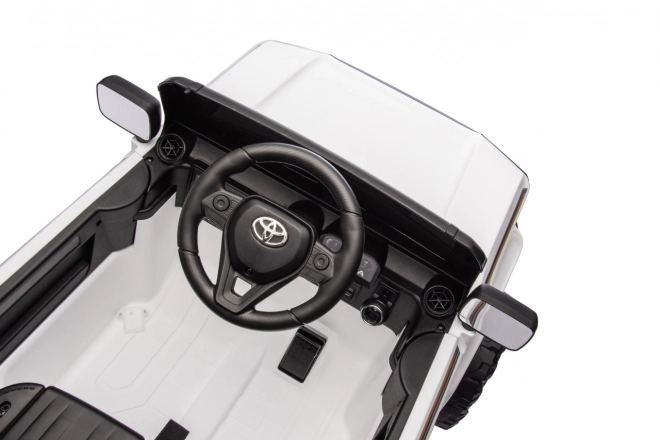 Terénní vozidlo Toyota Land Cruiser PRADO bílé