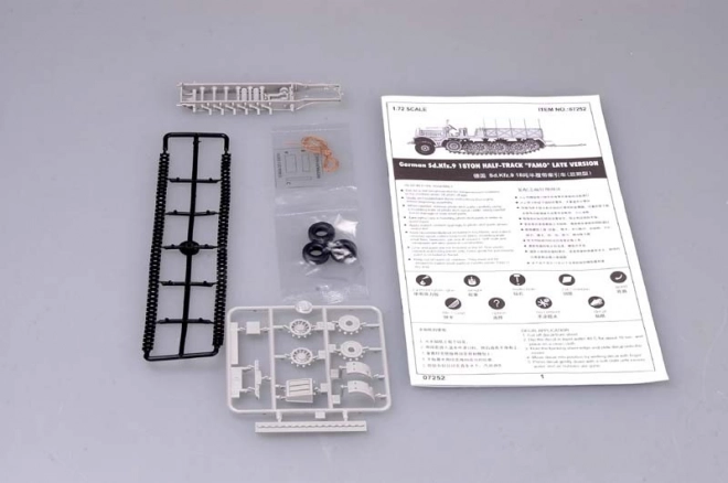 German Sd.Kfz.9 Heavy Tractor 18t Type F3 Model Kit