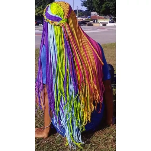 Colorful Synthetic Braids