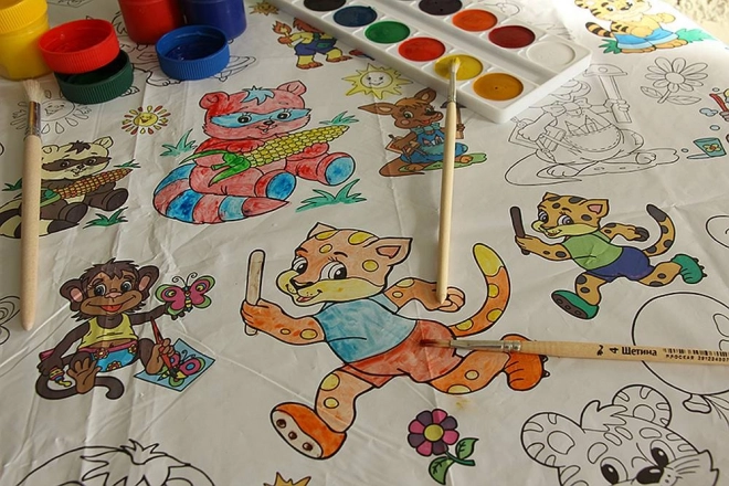 Creative Drawing Tablecloths - Happy Penguins