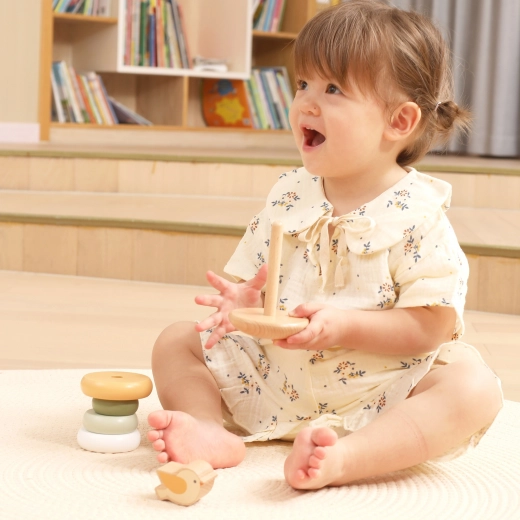 Sikkert trædesign til små hænder