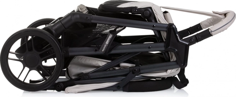 Compact one-hand folding