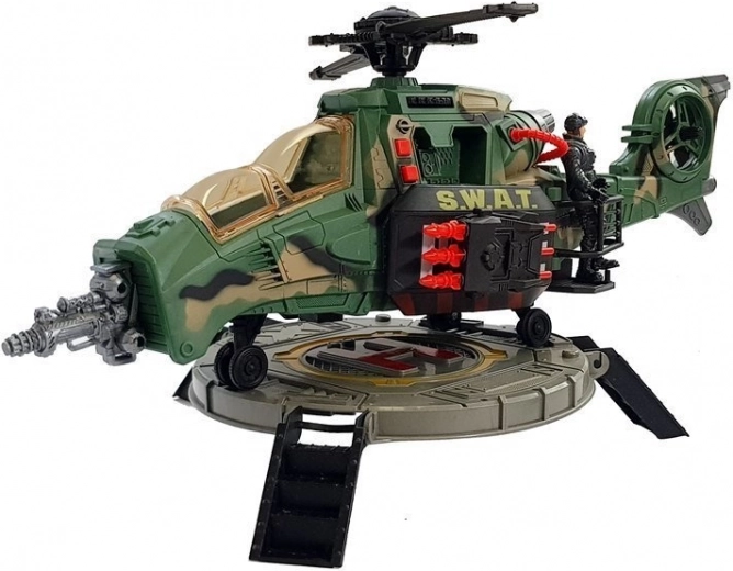 Velik helikopter SWAT z zvočnimi signali