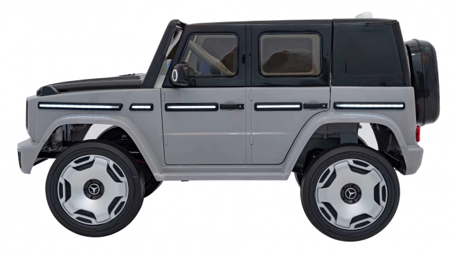 Vehiculul Mercedes Benz EQG – Stříbrné