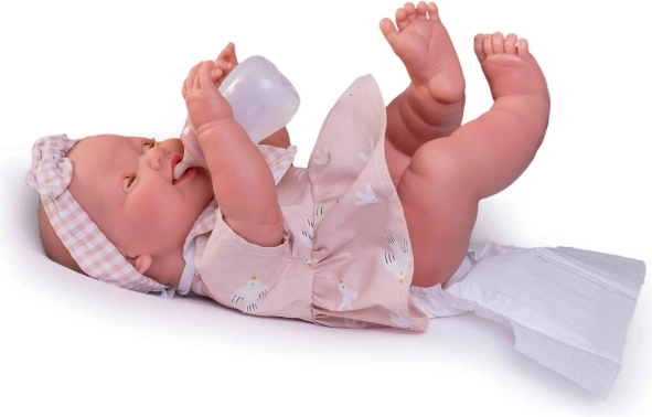 Knippert en plast als een echte baby