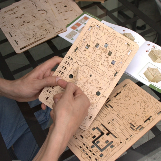 Assemble without glue, then solve