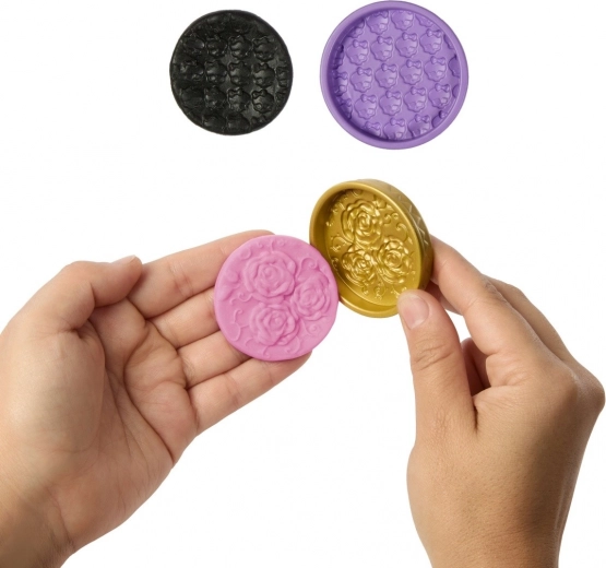 Molds for easy reliefs and decorations