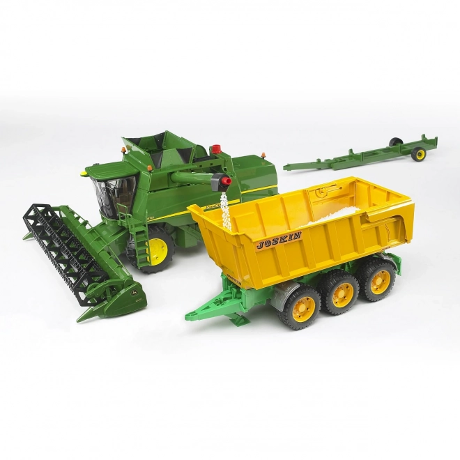 Bruder John Deere T670i Harvester