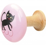 Porte-manteaux en bois avec un chat et un ornement rouge