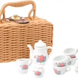 Klein koffieservies in een koffer