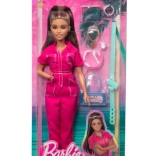 barbie brune en combinaison rose avec accessoires